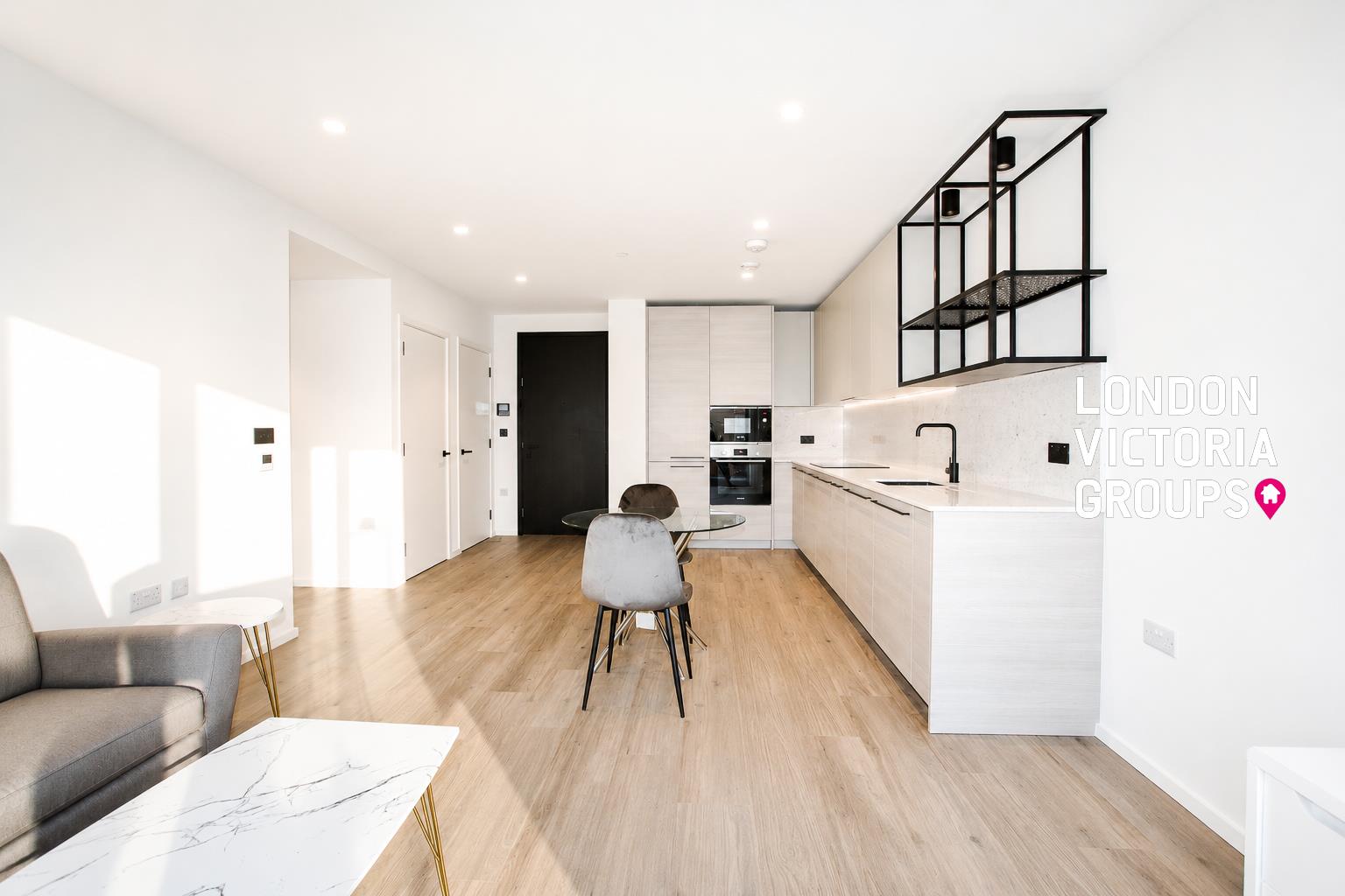 1 bed property in Curlew House, 1 Hawser Lane, London